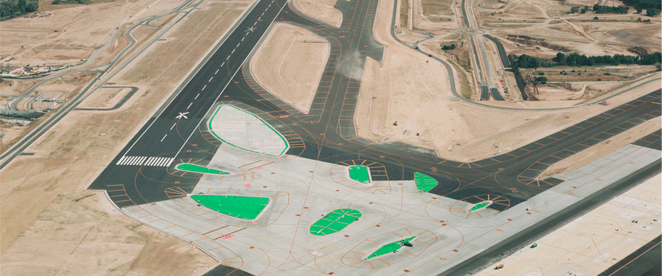Pista de Vuelo 15R-33L Aeropuerto Madrid Barajas. Nueva Pista de Vuelo de 4.500 ml de longitud.