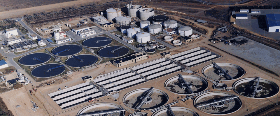 Ampliación en tratamiento secundario de la E.D.A.R. Sur Copero, Sevilla. Obras de ampliación en tratamiento secundario y terciario para caudal de 255.000 m3/día.